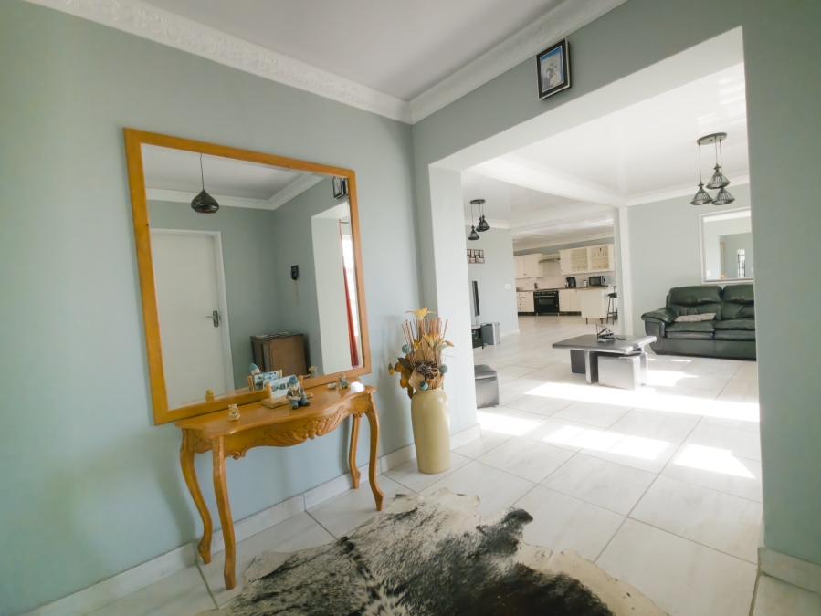 5 Bedroom Property for Sale in Hawston Western Cape